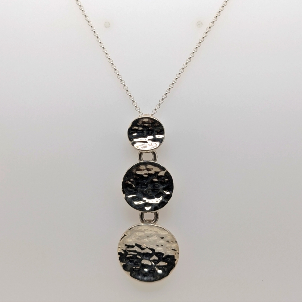 Sterling Silver Three Tiered Hammered Disc Pendant & Silver Chain